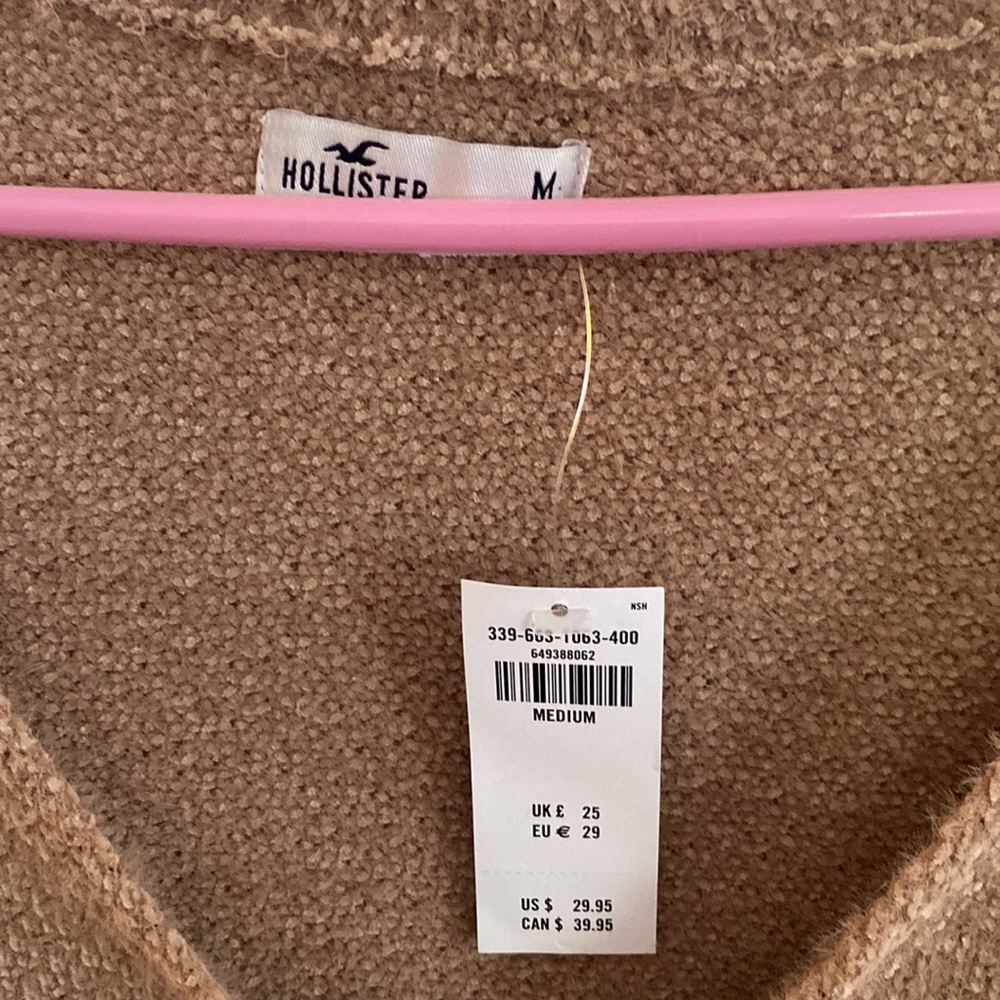 Sweater. Tie in front. Hollister. Size Medium - Picture 3 of 6